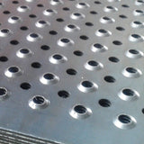 Chapa perfurada abocardada R8 Chapa perfurada abocardada R8
